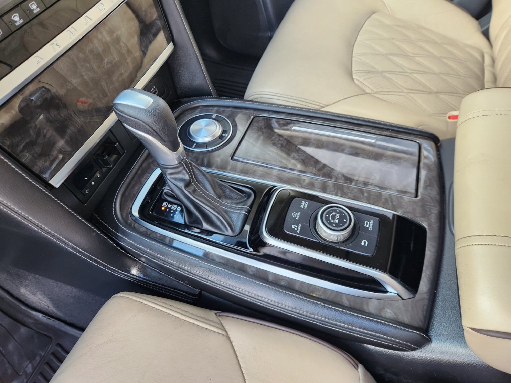 Used 2022 Nissan Armada Platinum w/ Captain's Chairs Package RWD image 19