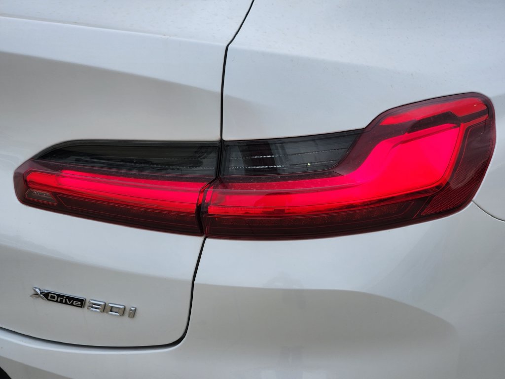 Used 2024 BMW X4 xDrive30i w/ Parking Assistance Package AWD/4WD image 13