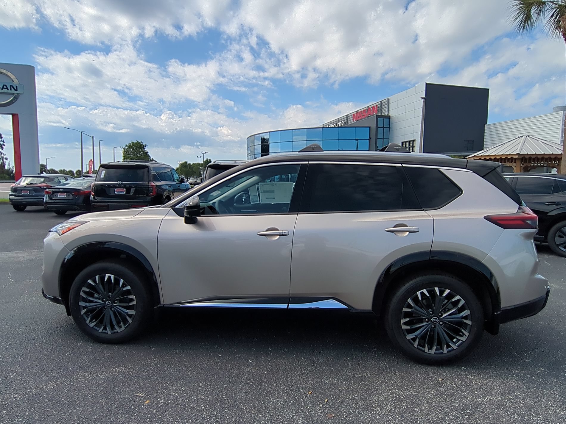 New 2026 Nissan Rogue Platinum w/ Platinum Premium Package AWD/4WD image 7