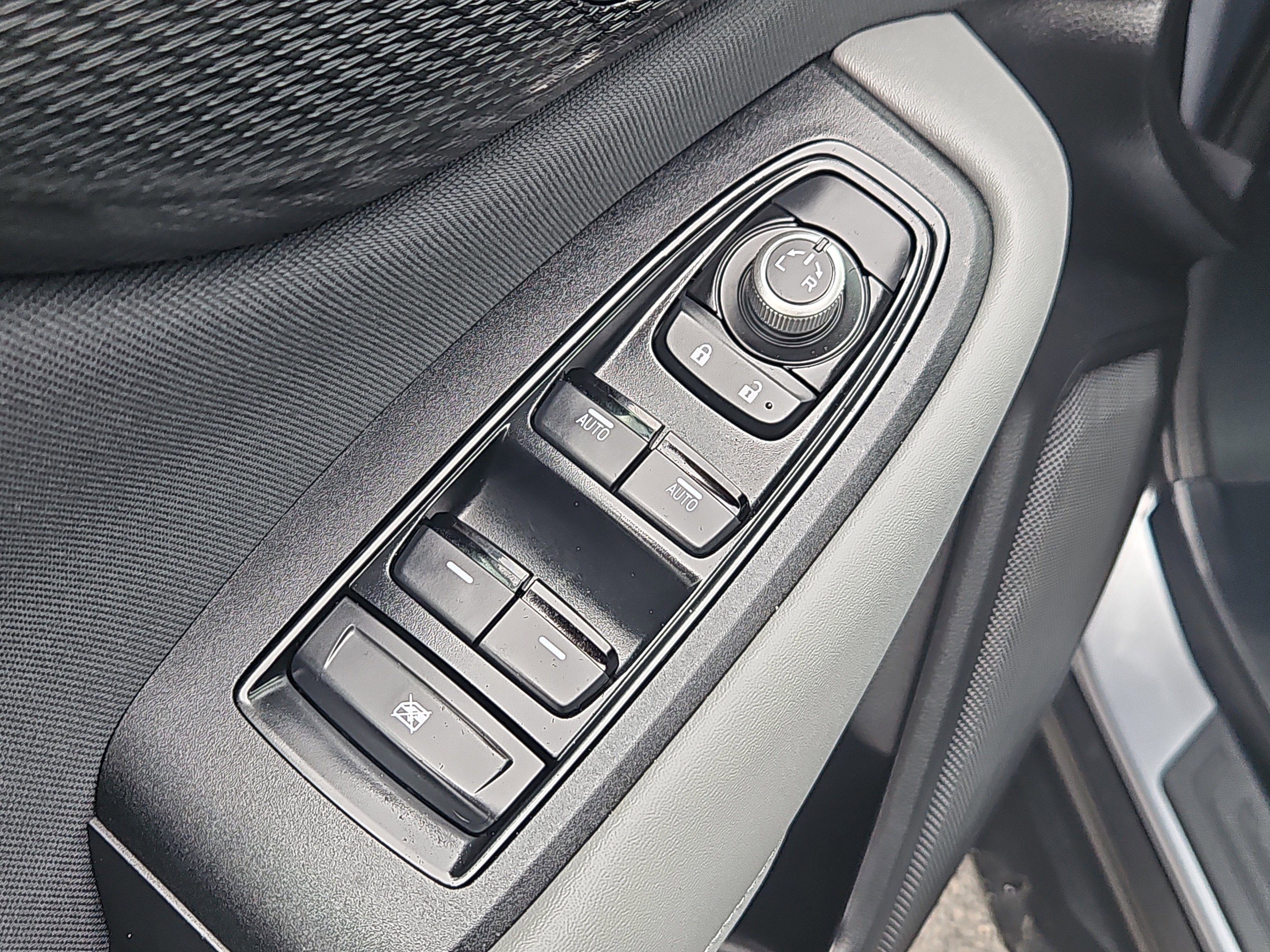 Certified 2025 Subaru Outback Premium image 16