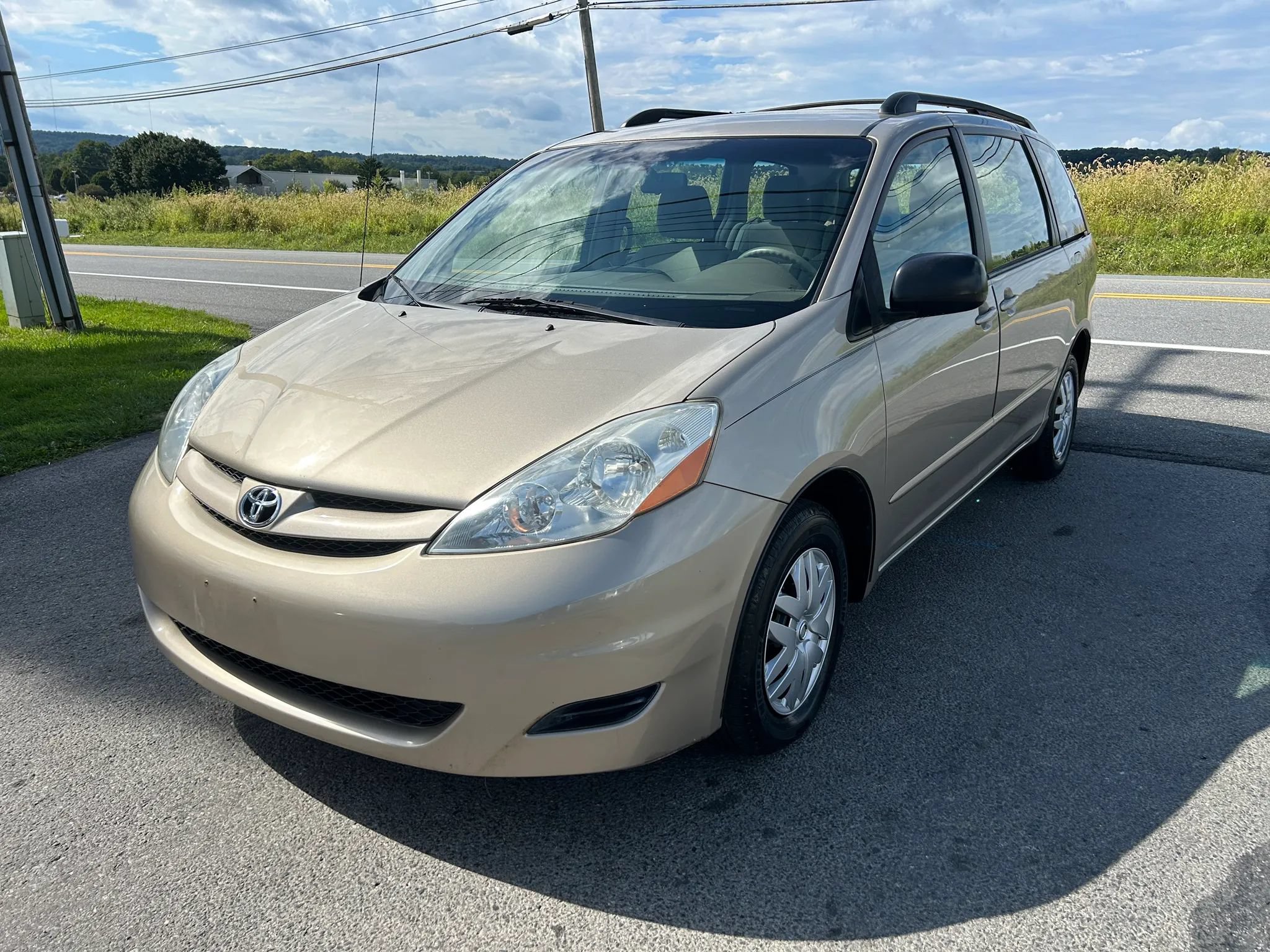 Used 2009 Toyota Sienna CE FWD image 5