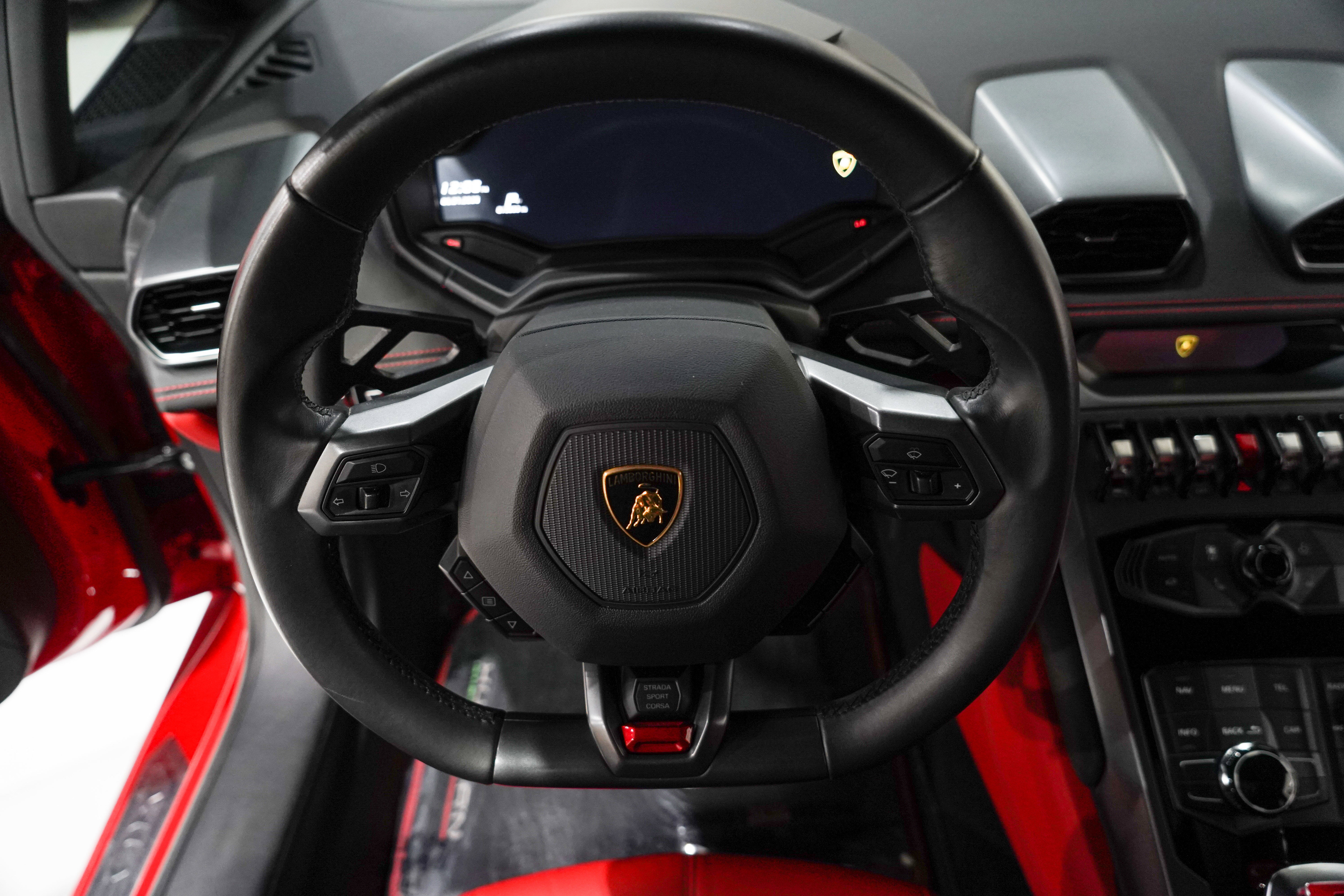 Used 2015 Lamborghini Huracan LP 610-4 AWD/4WD image 10