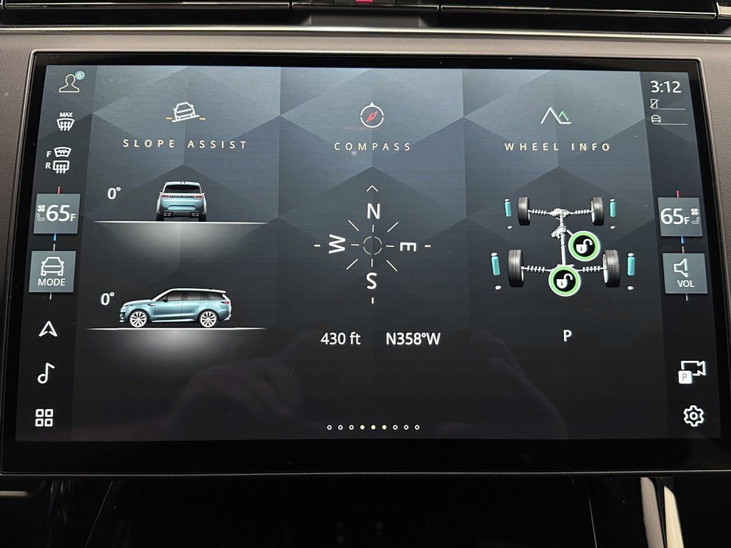 Used 2025 Land Rover Range Rover Sport Dynamic SE image 33