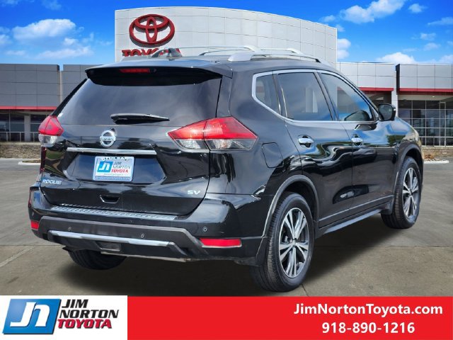 Used 2019 Nissan Rogue SV w/ Sun & Sound Touring Package FWD image 6