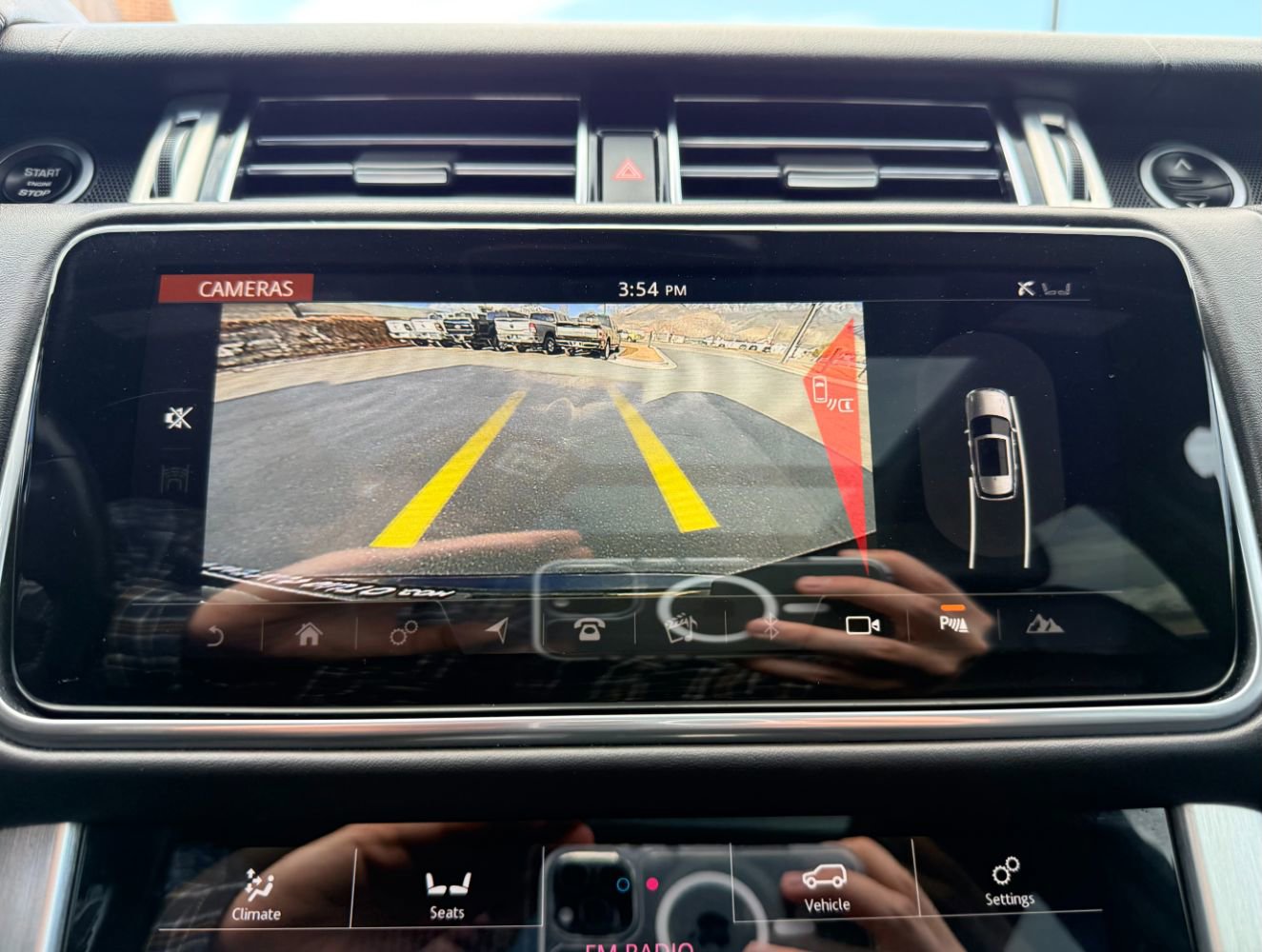 Used 2020 Land Rover Range Rover Long Wheelbase HSE image 17