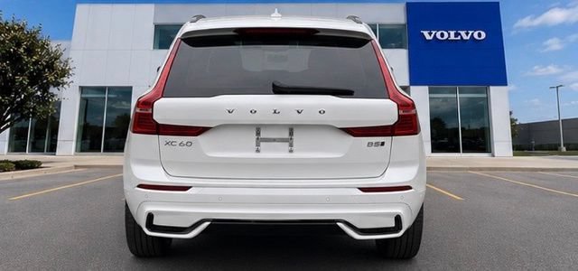 Used 2024 Volvo XC60 B5 Plus w/ Protection Package Premier AWD/4WD image 5