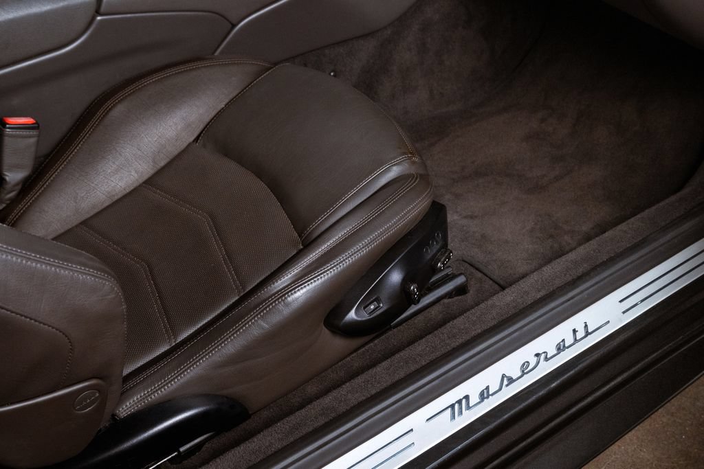 Used 2013 Maserati GranTurismo Sport RWD image 29