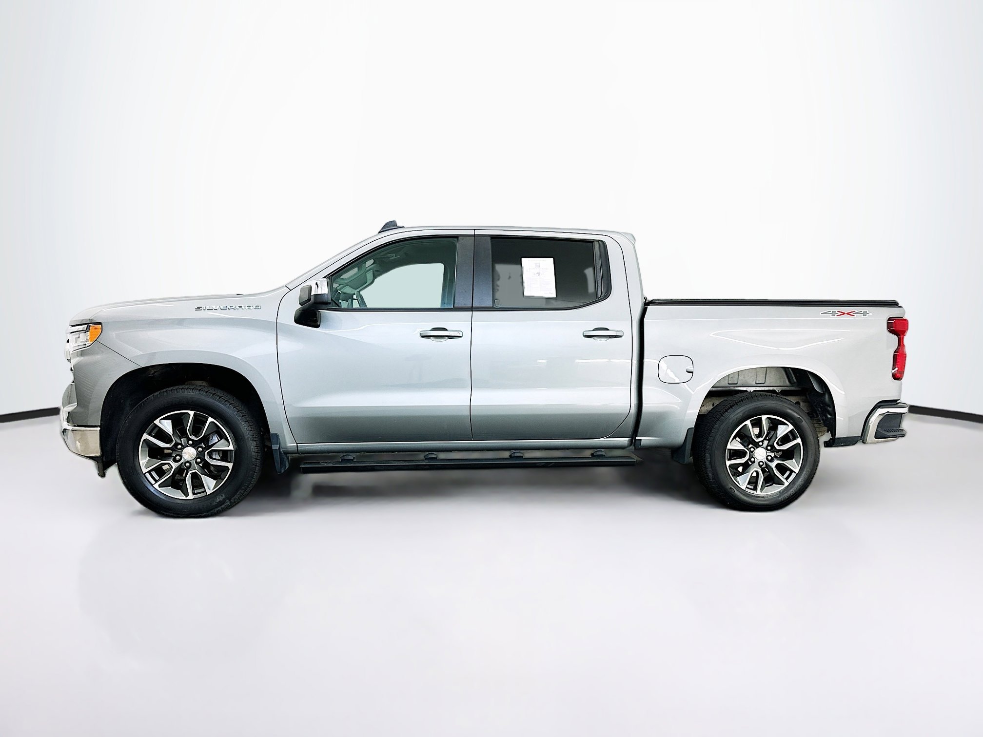 Used 2024 Chevrolet Silverado 1500 LT image 4
