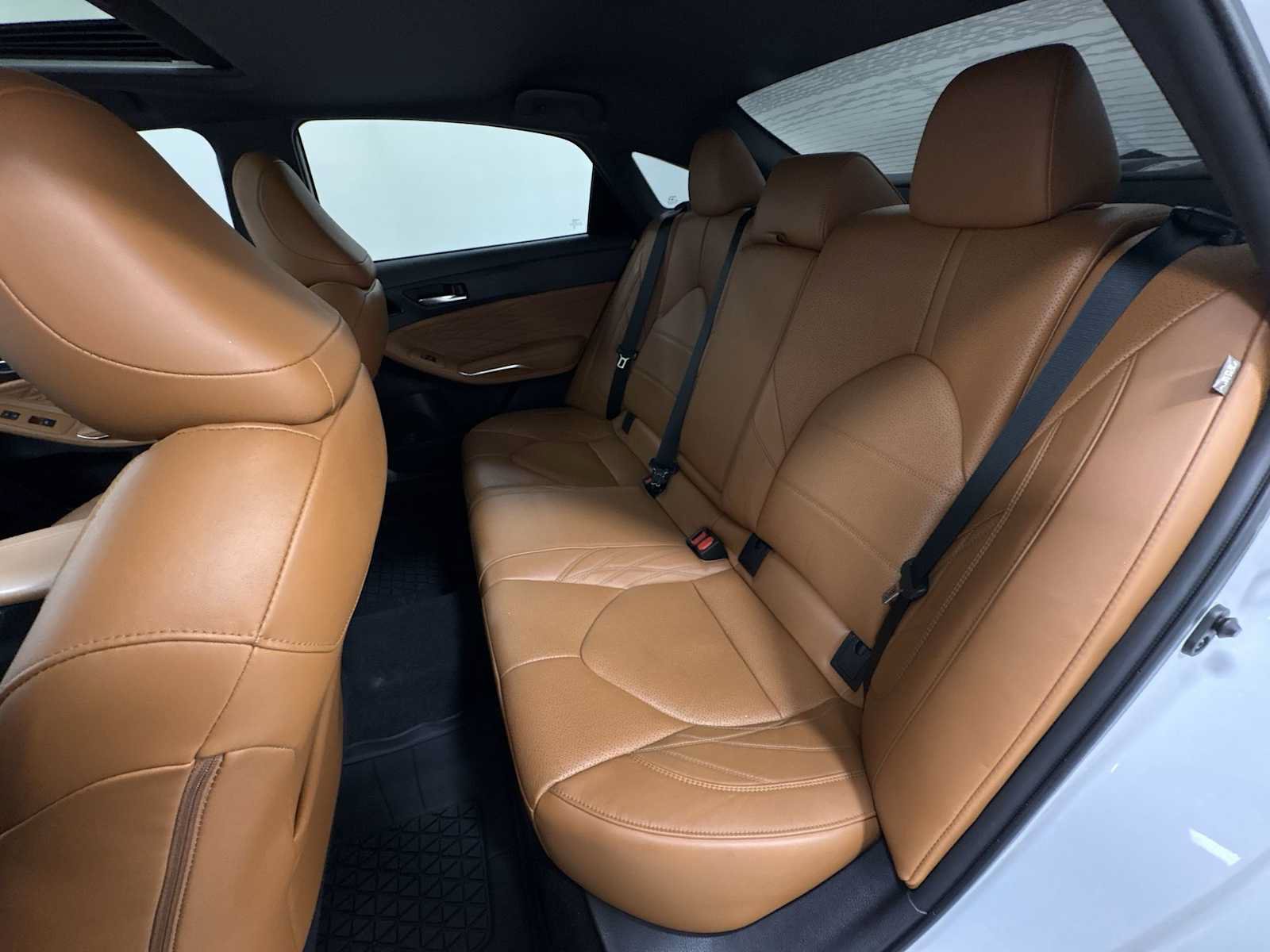 Certified 2020 Toyota Avalon Limited w/ Advanced Safety Package FWD image 25
