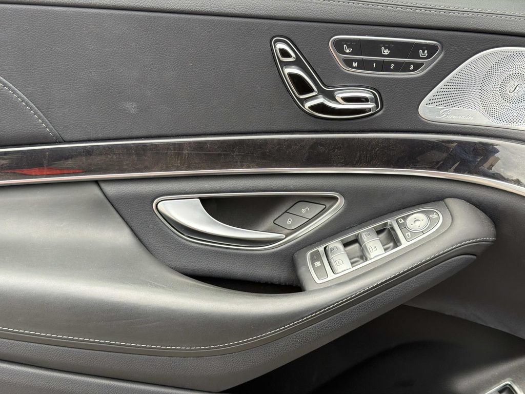 Used 2019 Mercedes-Benz S 560 Sedan image 20