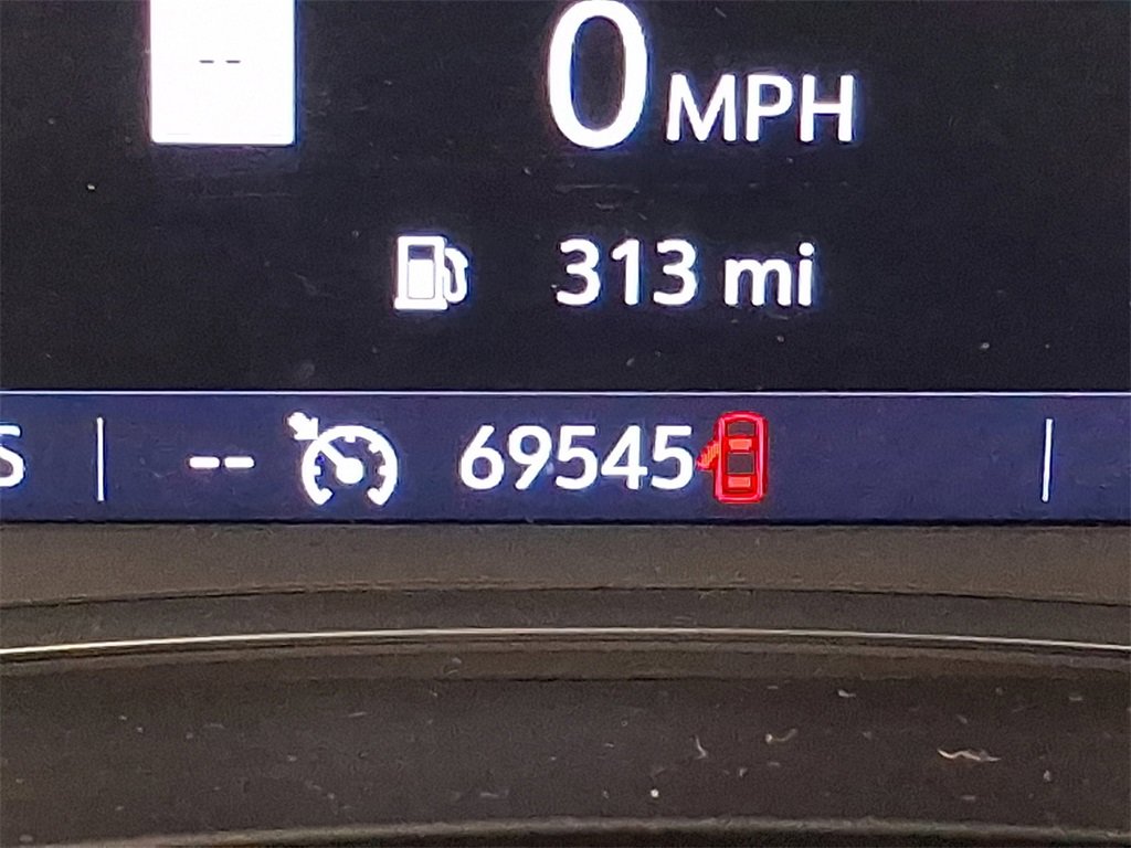 Used 2022 Chevrolet Traverse LT w/ LT Premium Package image 23