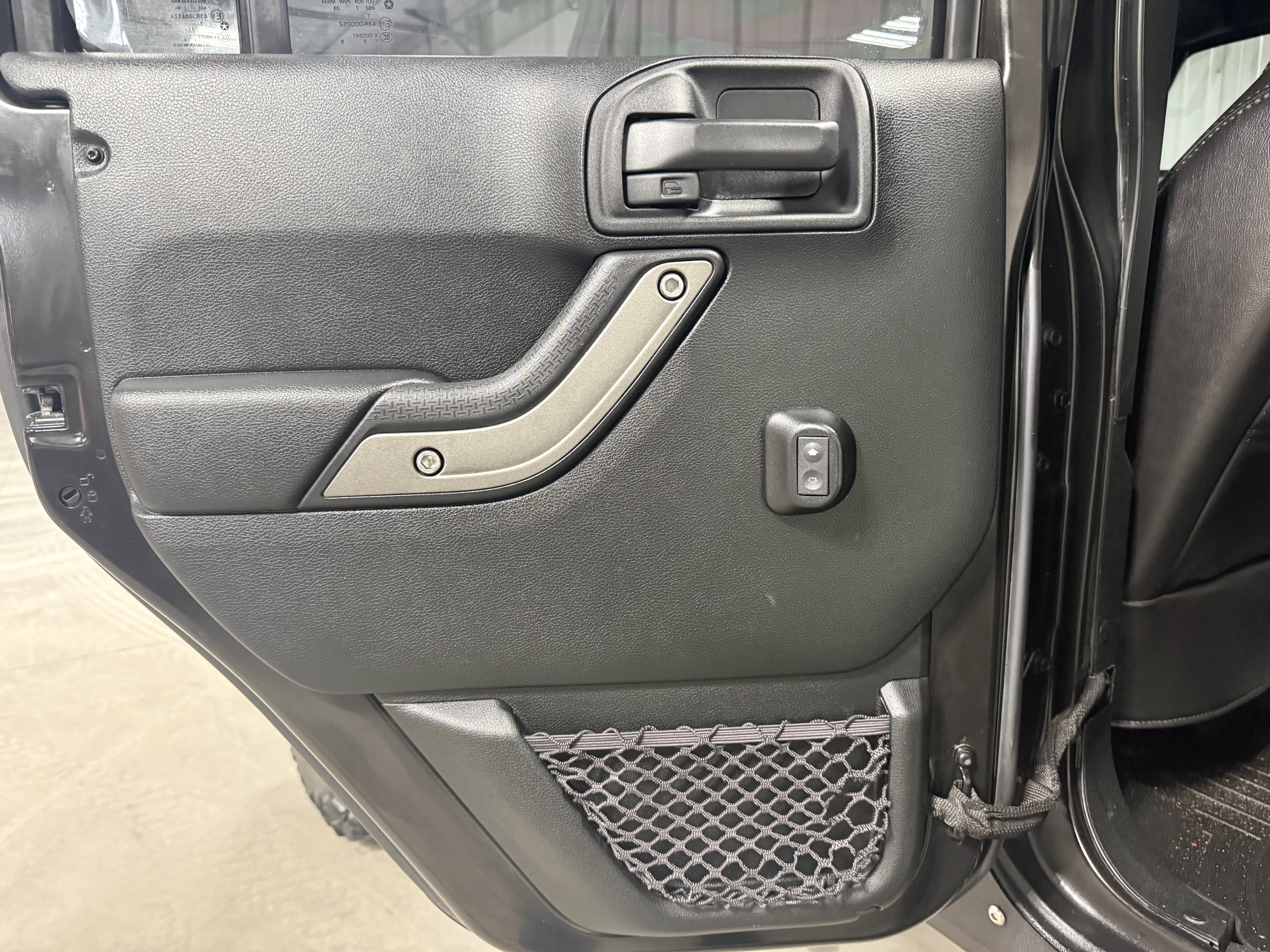 Used 2018 Jeep Wrangler Unlimited Sport image 21