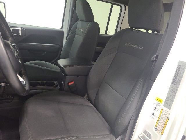Used 2019 Jeep Wrangler Unlimited Sahara w/ Safety Group AWD/4WD image 19