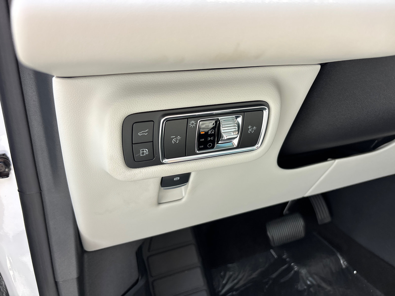 New 2026 Lincoln Nautilus Reserve w/ Jet Appearance Package AWD/4WD image 14