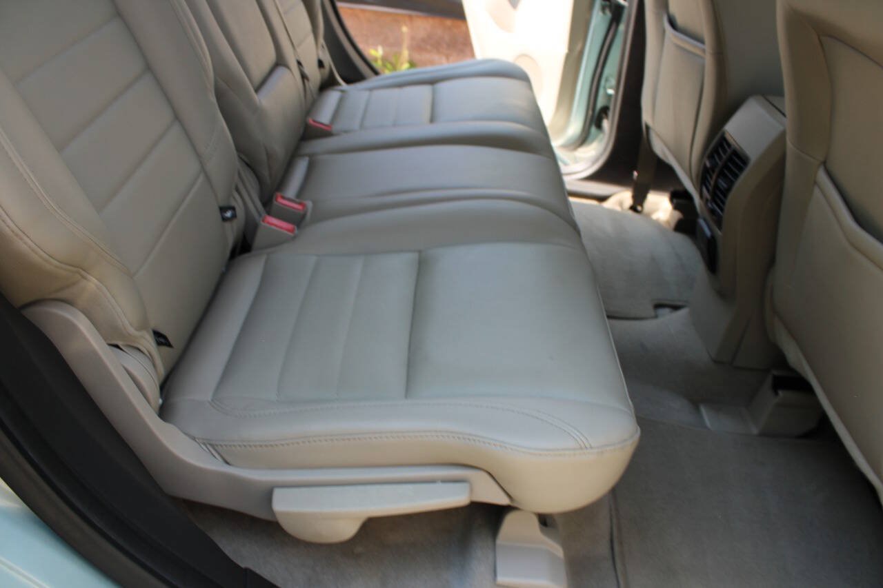 Used 2013 Ford C-MAX SEL FWD image 20