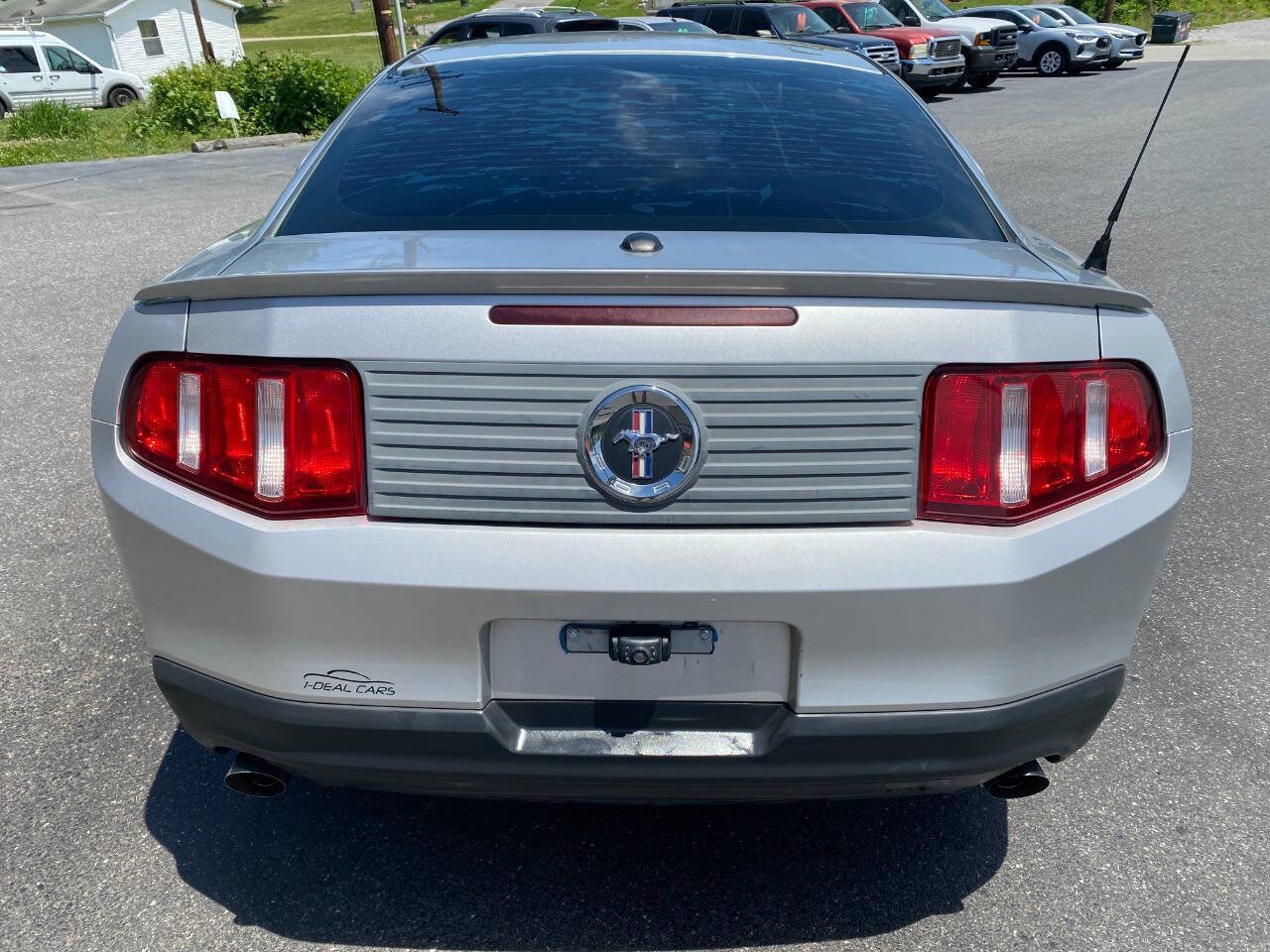 Used 2011 Ford Mustang Premium w/ 202A Rapid Spec Order Code RWD image 4
