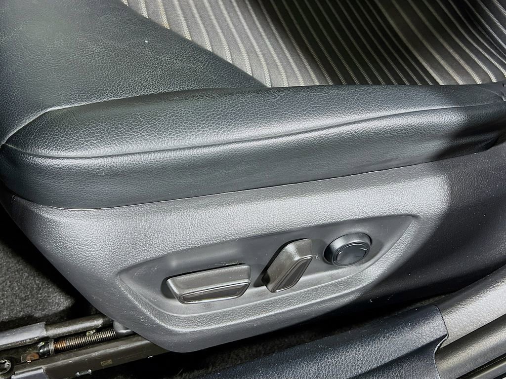 Certified 2021 Toyota Camry SE FWD image 18