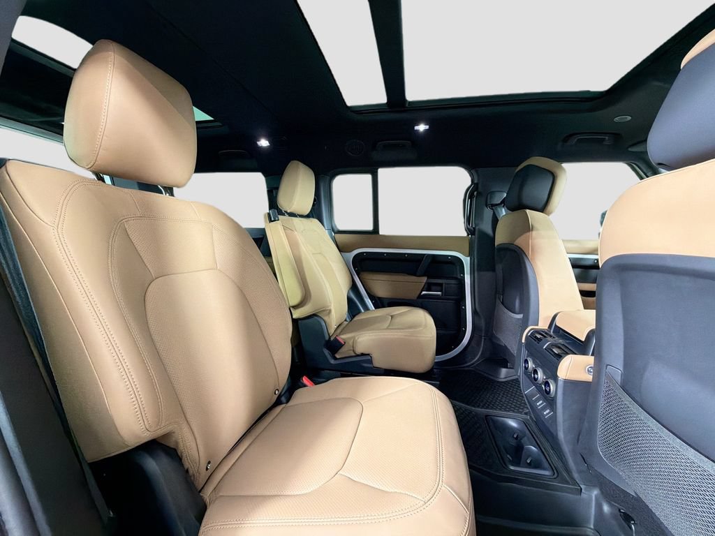 New 2026 Land Rover Defender 130 X-Dynamic SE AWD/4WD image 29