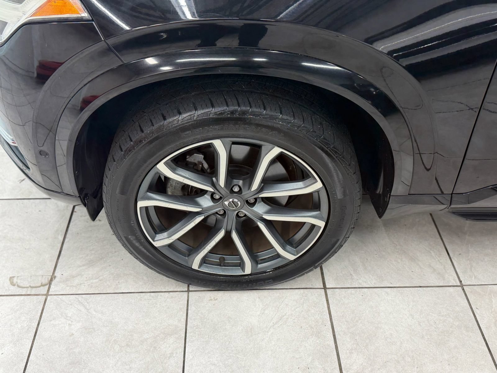 Used 2016 Volvo XC90 T6 Momentum w/ Momentum Plus Package AWD/4WD image 36