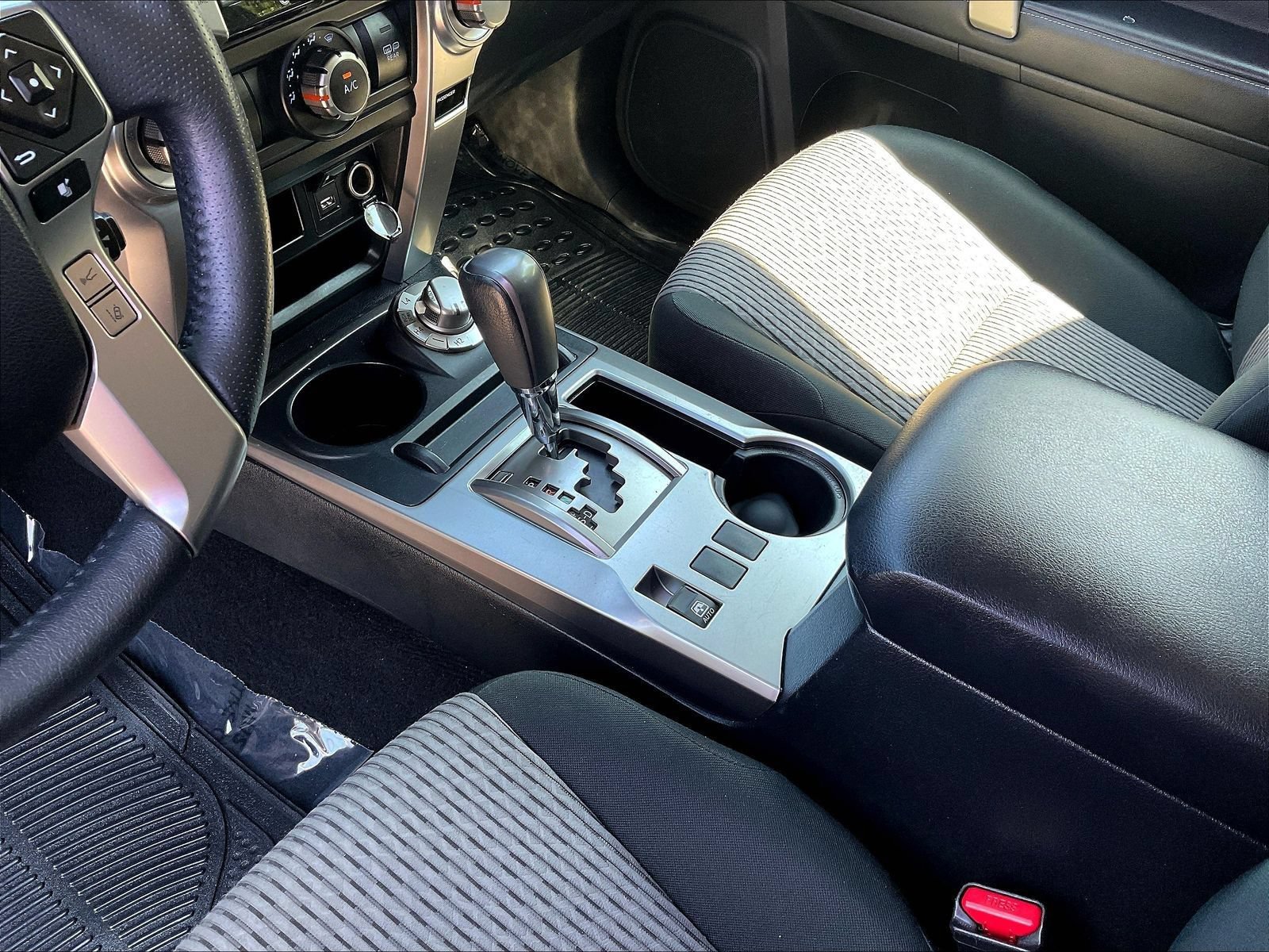 Used 2024 Toyota 4Runner SR5 AWD/4WD image 20