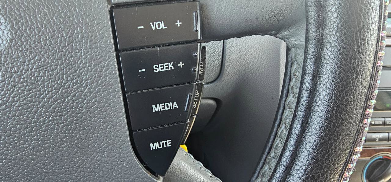 Used 2007 Ford Five Hundred SEL image 32