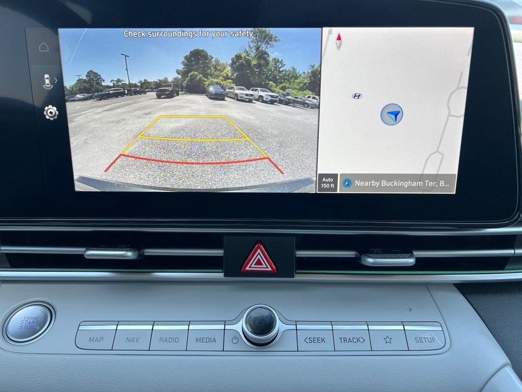 New 2025 Hyundai Elantra Limited image 6