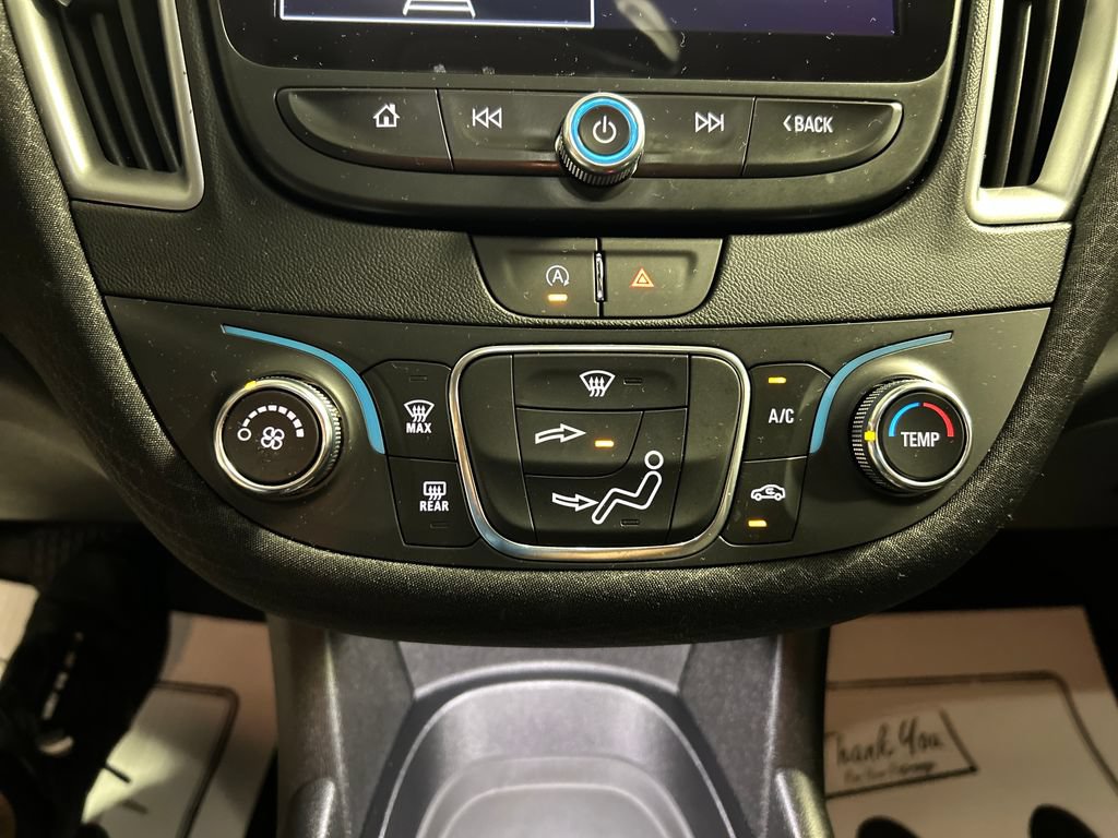 Used 2025 Chevrolet Malibu RS FWD image 17