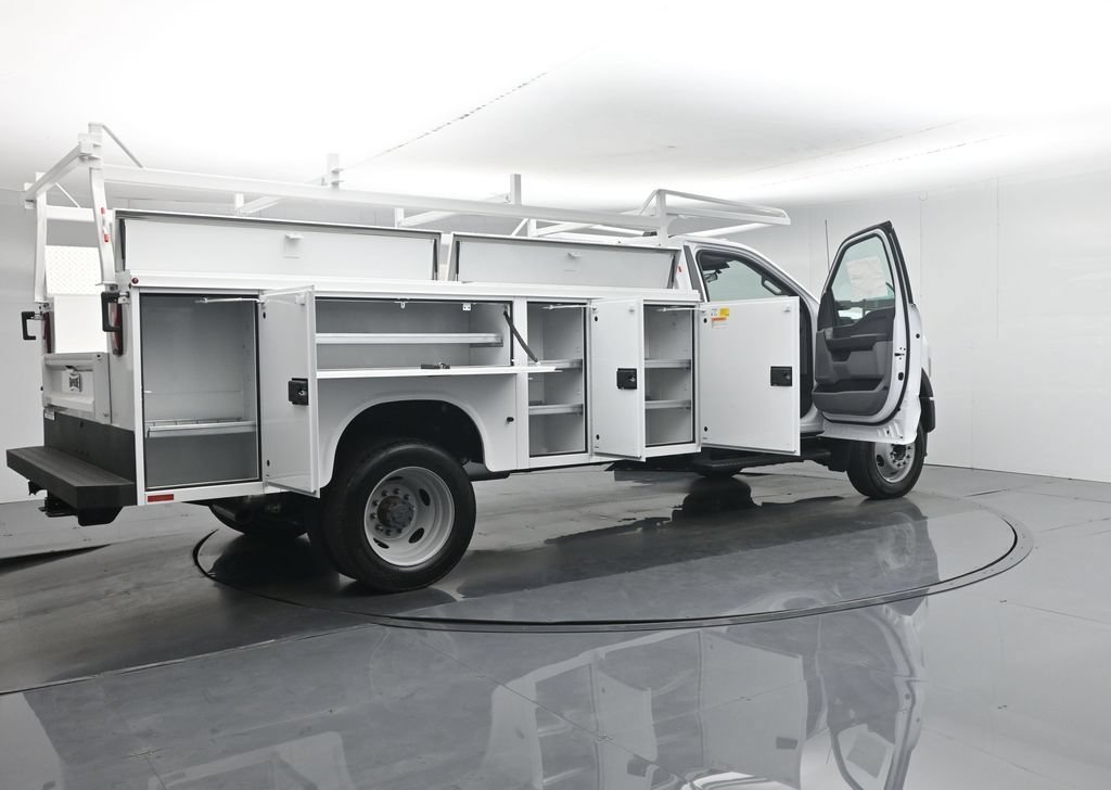 New 2025 Ford F450 XL w/ XL Chrome Package RWD image 5