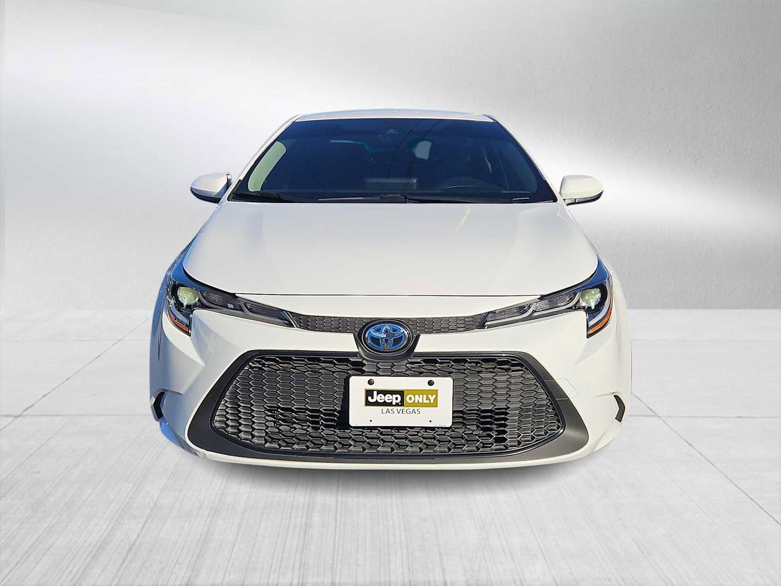 Used 2022 Toyota Corolla LE image 3