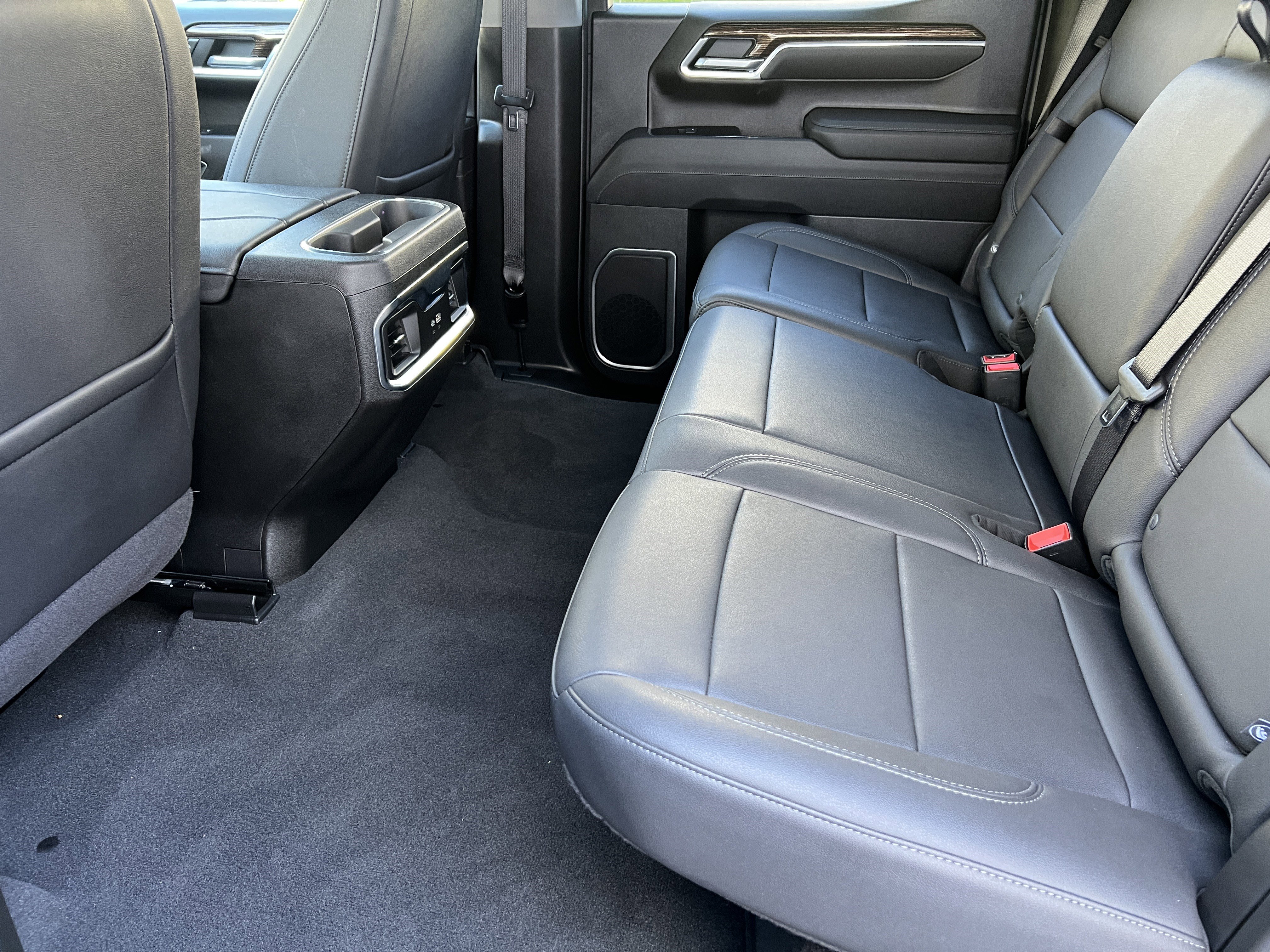Used 2025 GMC Sierra 1500 Elevation w/ Elevation Premium Package AWD/4WD image 15