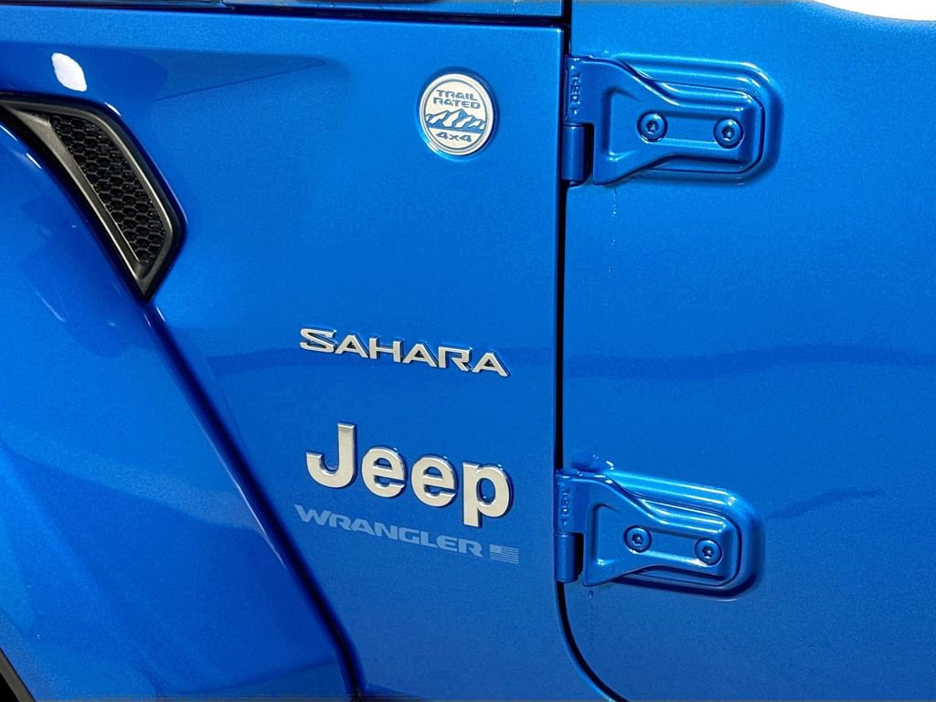 Used 2023 Jeep Wrangler Unlimited Sahara w/ Cold Weather Group AWD/4WD image 10