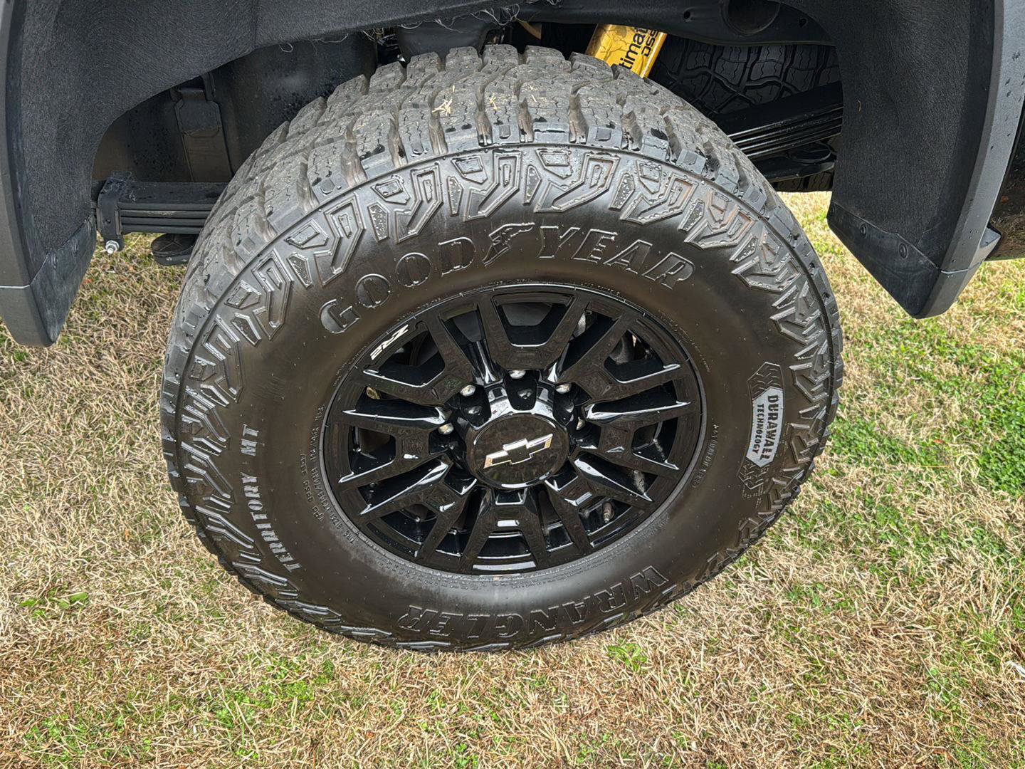 Used 2024 Chevrolet Silverado 2500 ZR2 w/ Technology Package image 32