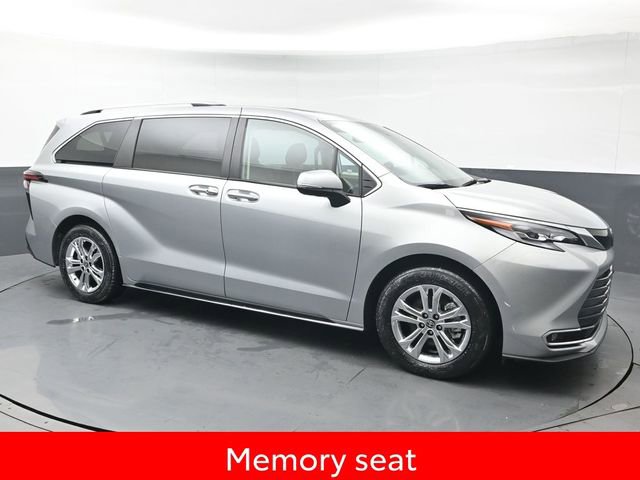 Certified 2023 Toyota Sienna Platinum image 9