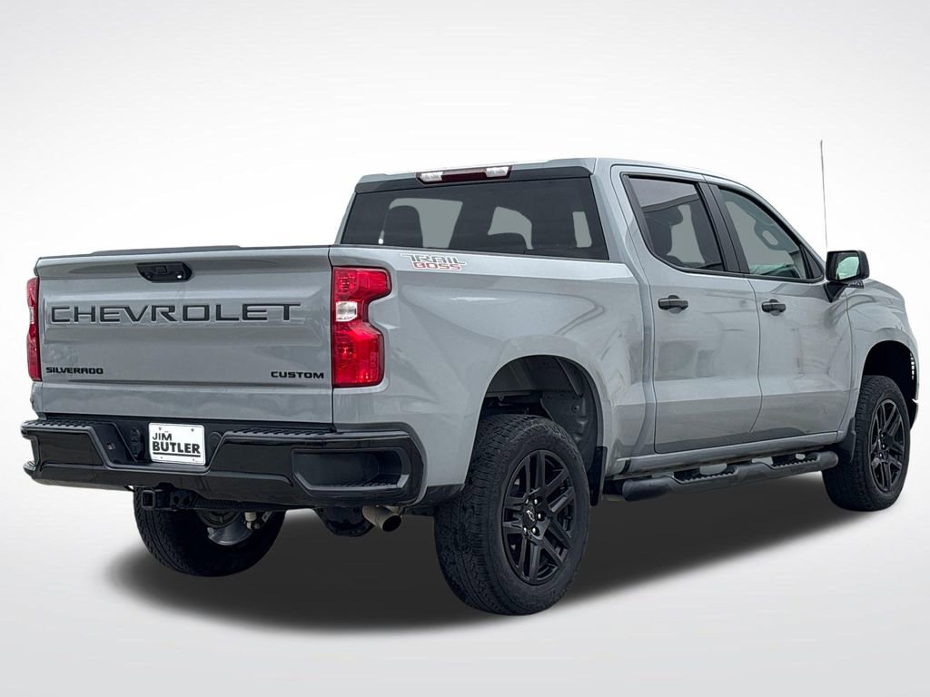 Used 2024 Chevrolet Silverado 1500 Custom Trail Boss w/ Turbomax Blackout Package AWD/4WD image 7