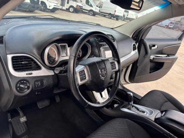 Used 2017 Dodge Journey Crossroad w/ Mopar Chrome Accent Package FWD image 18