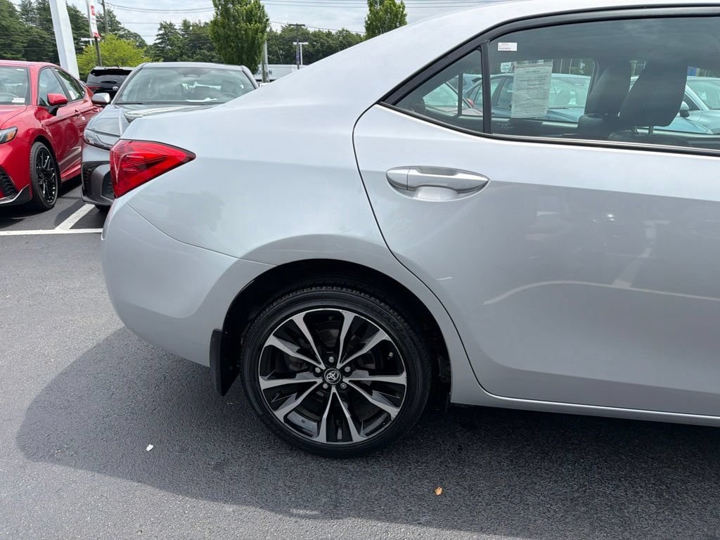 Used 2017 Toyota Corolla SE w/ Carpet Mat Package (TMS) FWD image 4