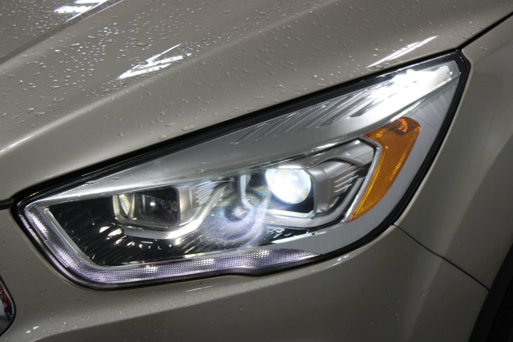 Used 2018 Ford Escape Titanium w/ Ford Safe & Smart Package FWD image 13