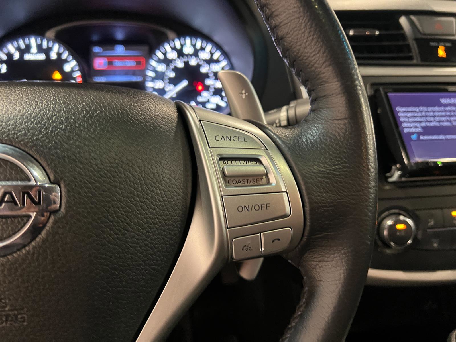 Used 2017 Nissan Altima 2.5 SR w/ LED Appearance Package image 14