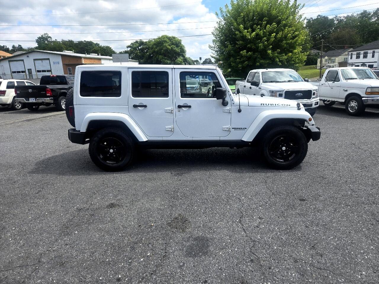 Used 2012 Jeep Wrangler Unlimited Rubicon w/ Connectivity Group image 3