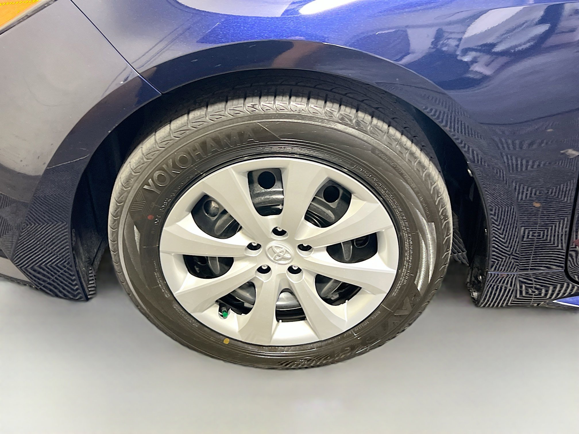 Used 2025 Toyota Corolla LE w/ Convenience Package FWD image 13