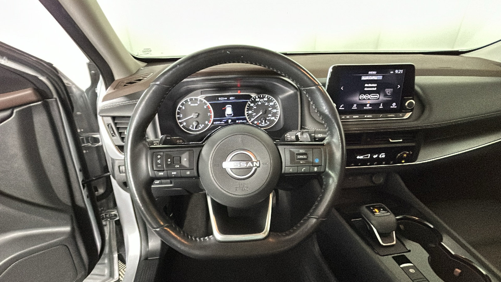 Used 2023 Nissan Rogue SV w/ SV Premium B Package AWD/4WD image 18