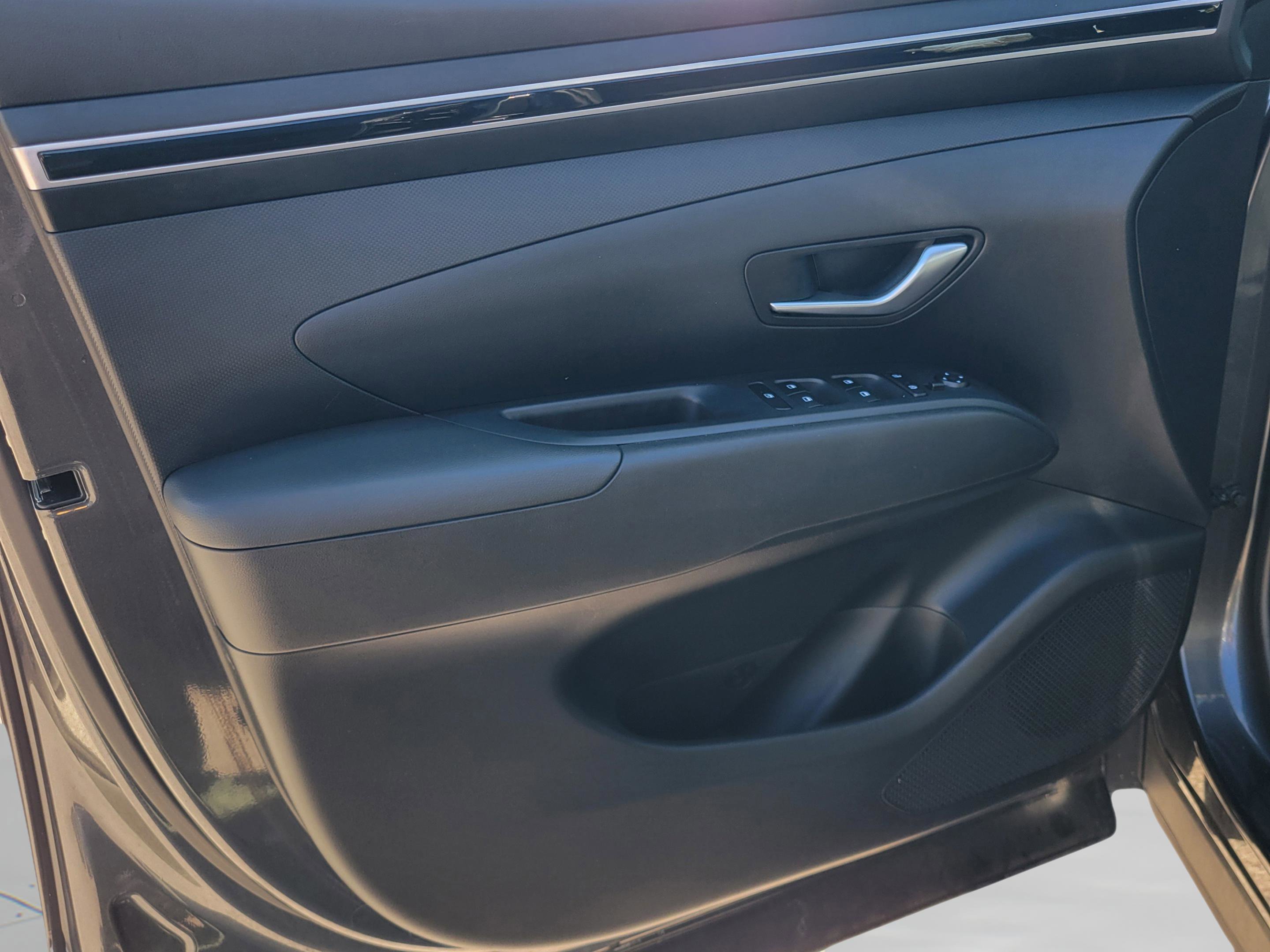 Certified 2023 Hyundai Tucson SE image 17