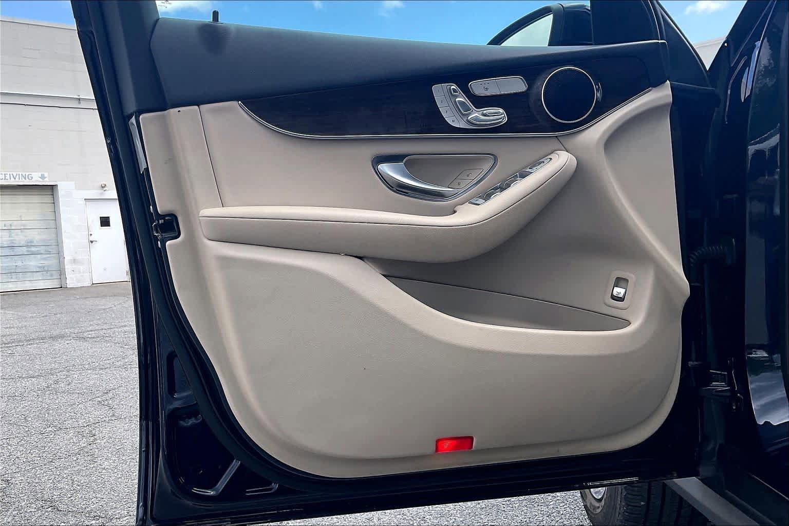 Used 2019 Mercedes-Benz GLC 300 4MATIC image 22
