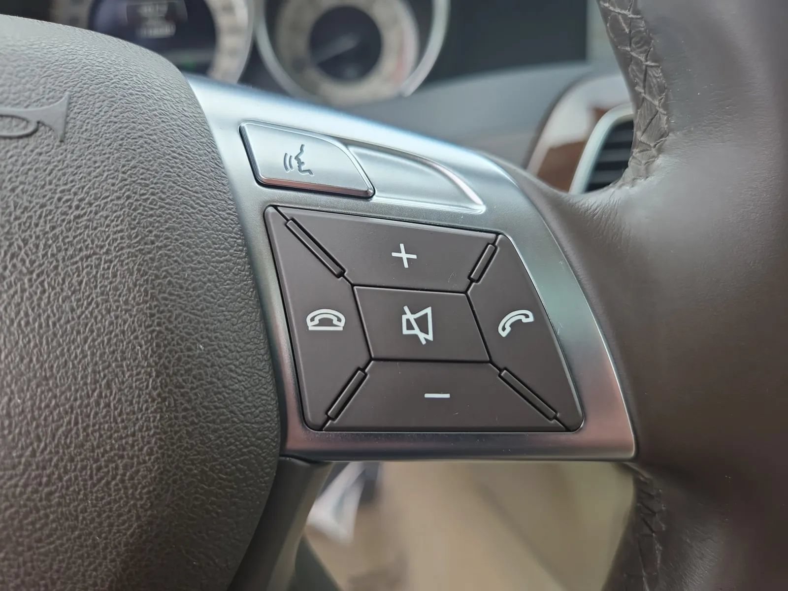 Used 2013 Mercedes-Benz C 250 Sedan image 22