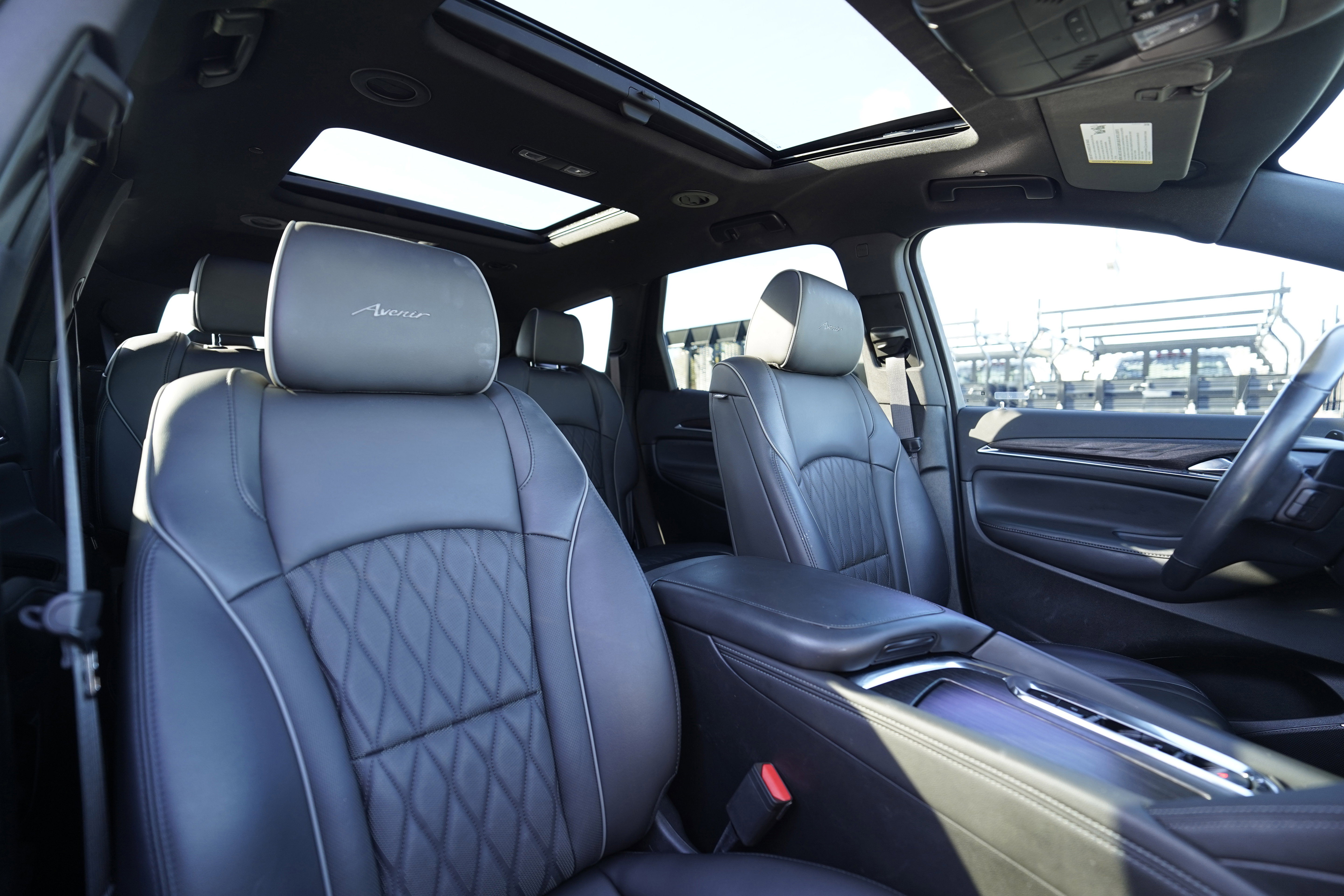 Used 2024 Buick Enclave Avenir w/ Avenir Technology Package image 12