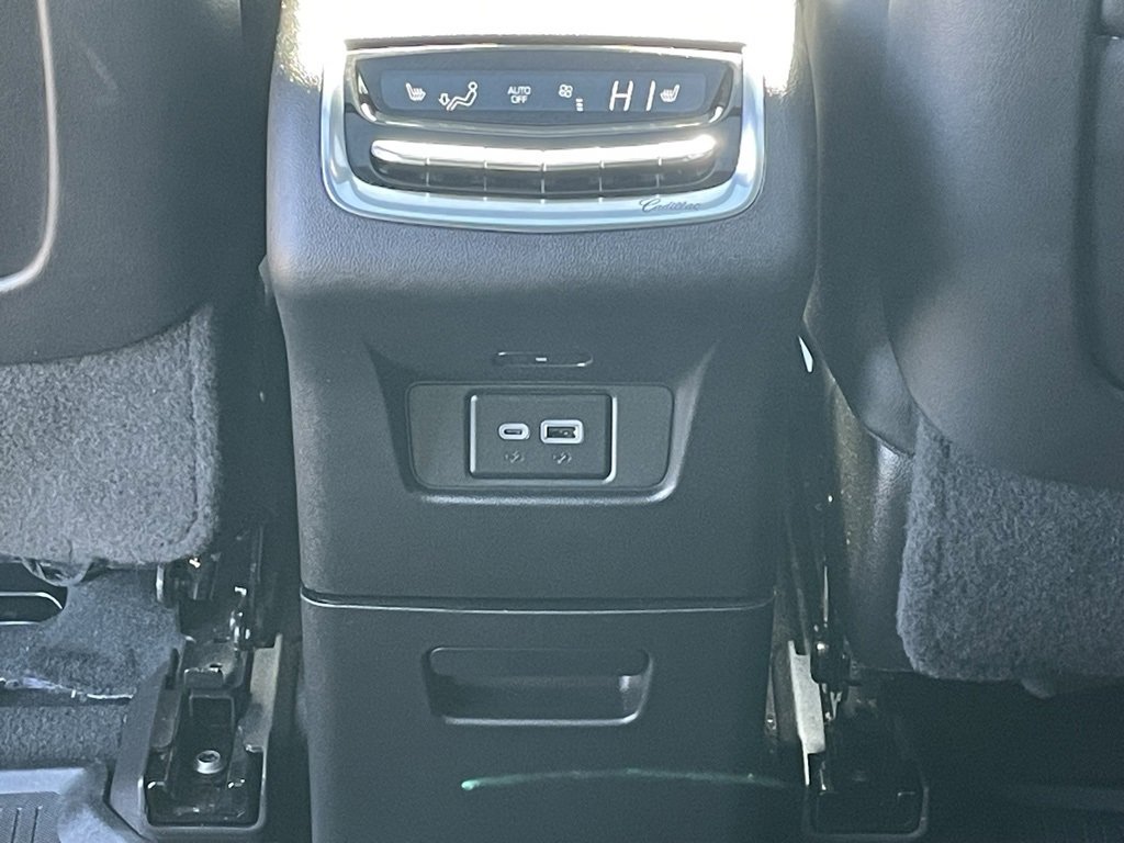 Certified 2024 Cadillac XT6 Premium Luxury w/ LPO, Floor Liner Package image 31