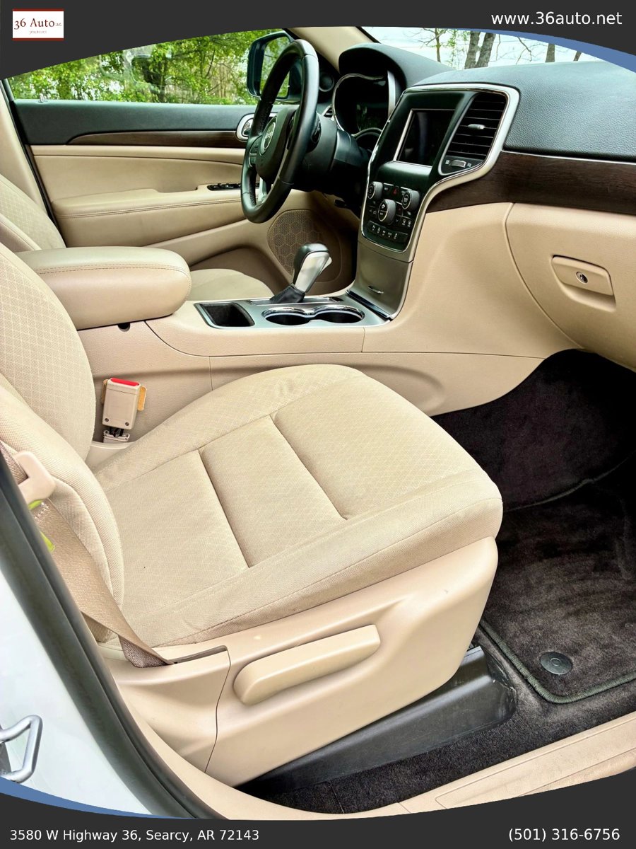 Used 2018 Jeep Grand Cherokee Laredo image 20