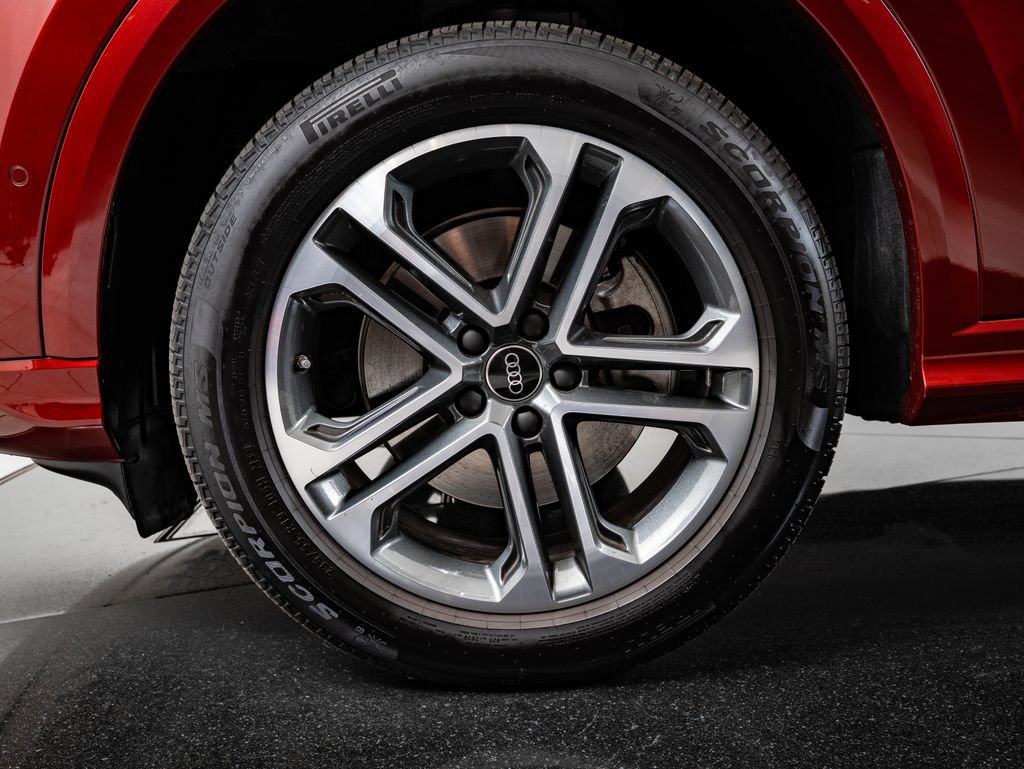 Certified 2025 Audi Q5 Premium Plus w/ Premium Plus AWD/4WD image 13