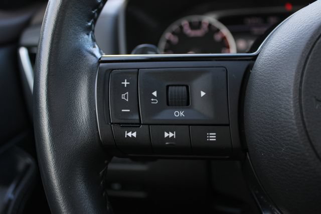 Used 2023 Nissan Rogue SL AWD/4WD image 9