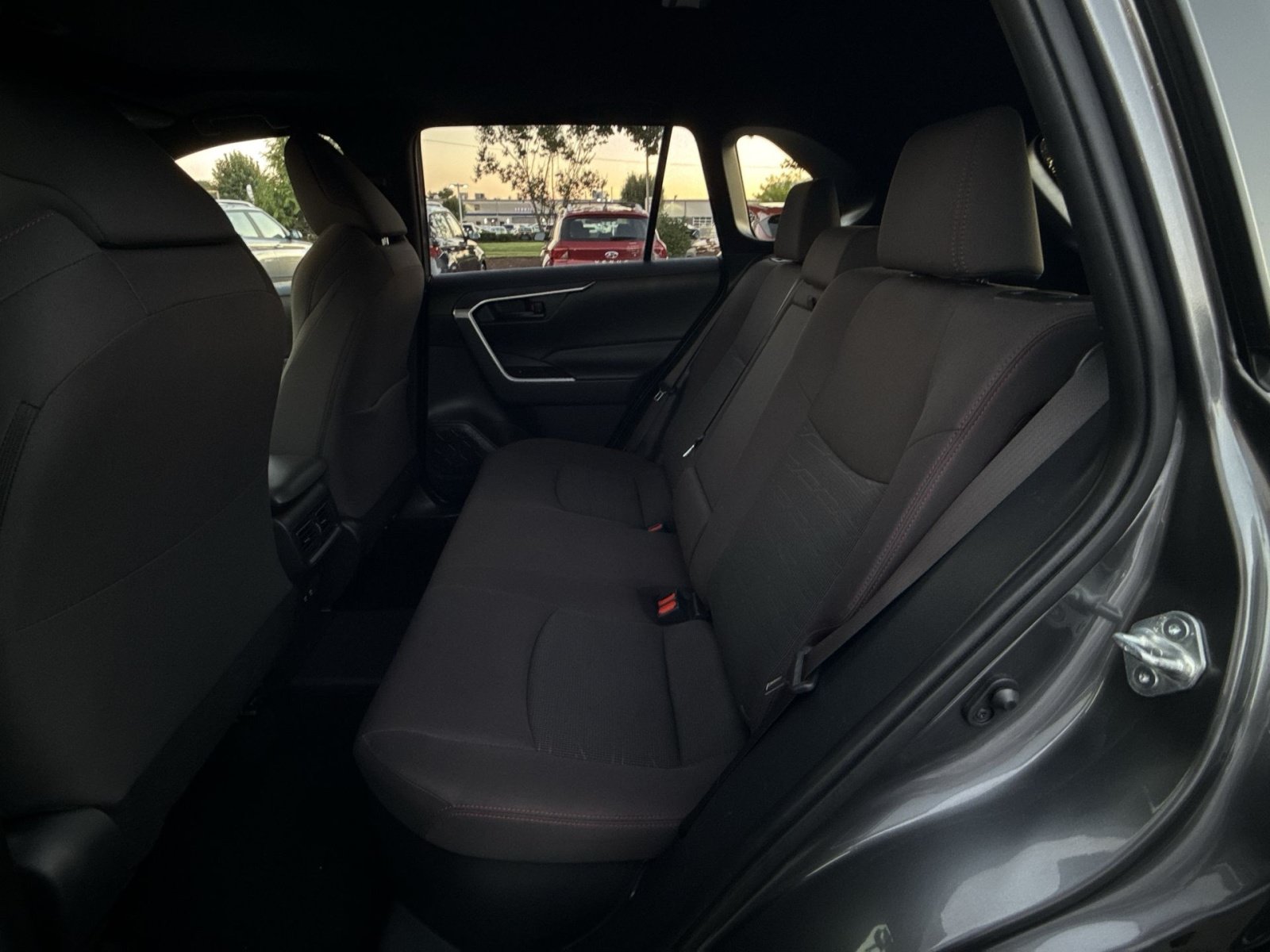 Used 2021 Toyota RAV4 SE w/ Weather & Moonroof Package AWD/4WD image 20